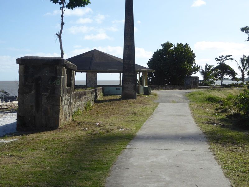 Here, a couple of hundred meters down the coast from the old battery, is another section of the wall. The blocks in the foreground and dista