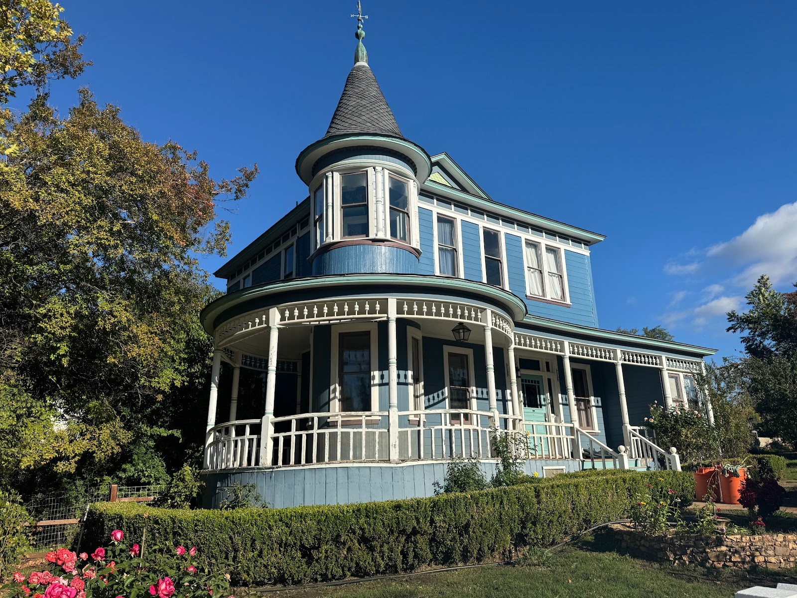 Speaking of courthouses and  jails, this house, at Jones and Eighth, was built in 1901 by long-serving Judge J. J. Trabucco, who was I'm gue