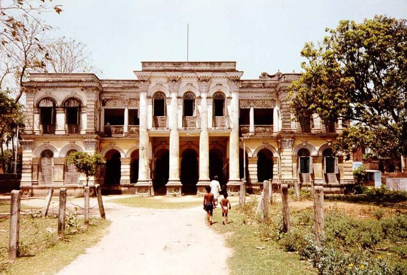 The Taras Rajbari in Pabna, across the river from Kushtia. It was built in the late 19th century for the zamindar who held the Taras zaminda