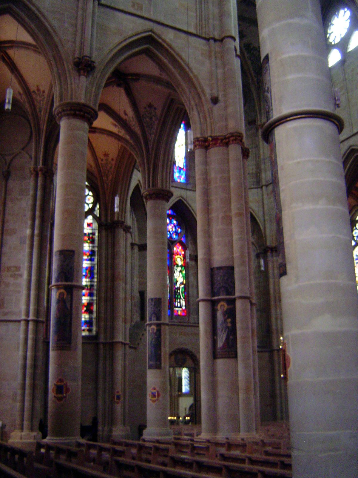A view of one of the chapels that, together, make the interior almost a rotunda.