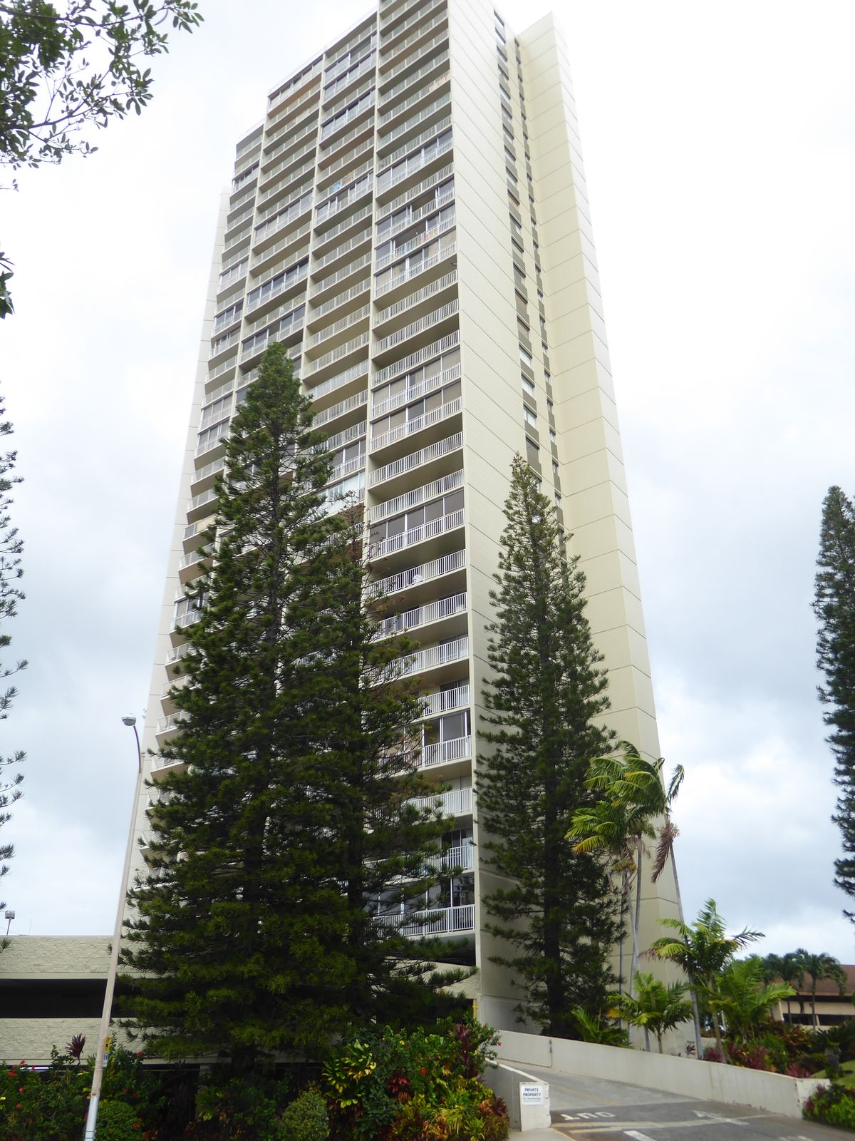 The highrises aren't just downtown, either. We've jumped seven miles west to the Lele Pono building near Pearlridge Community Park. We're ab