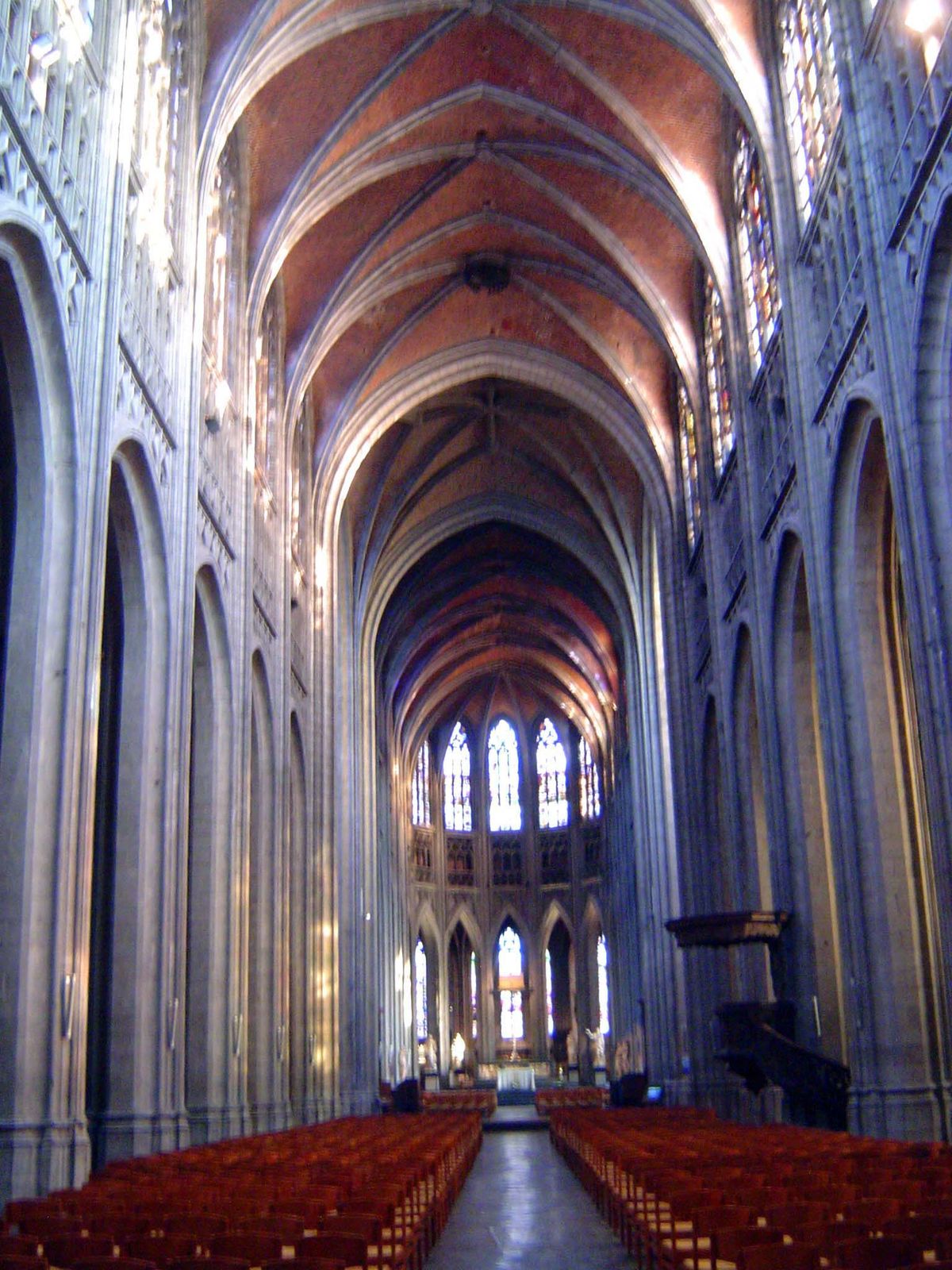 The nave.