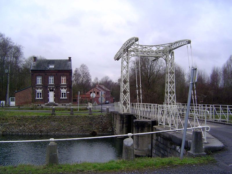 The old canal, with a drawbridge. The old system, bypassed by the new one, is now restricted to recreational boats.