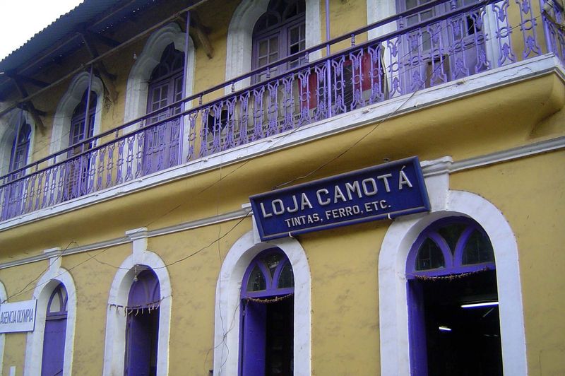 Yes, a surviving sign in Portuguese.