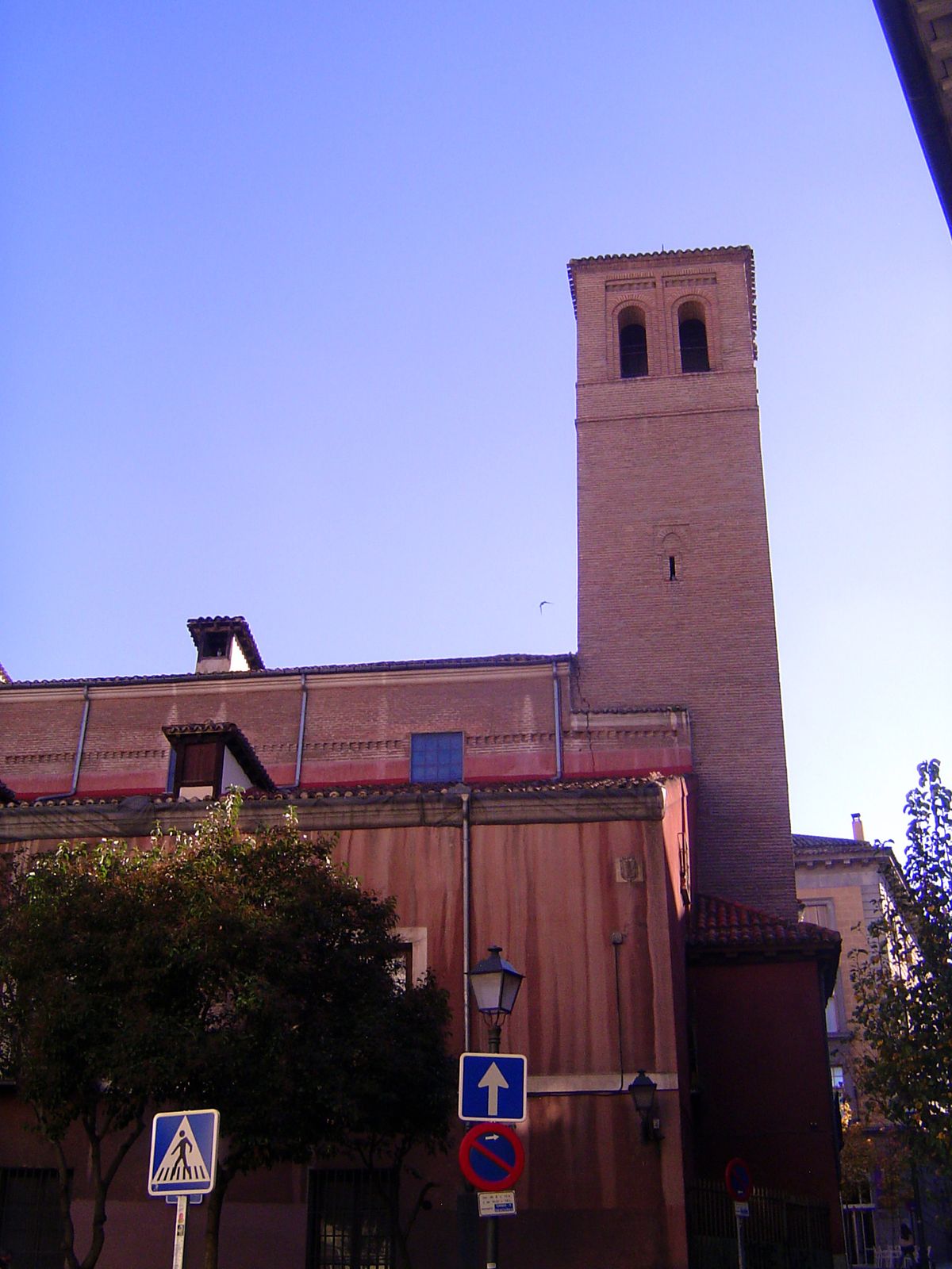Here is another Mudéjar relic, the nearby church of San Pedro el Viejo. The church was rebuilt, but the tower may date to the 1300s. Goitia 