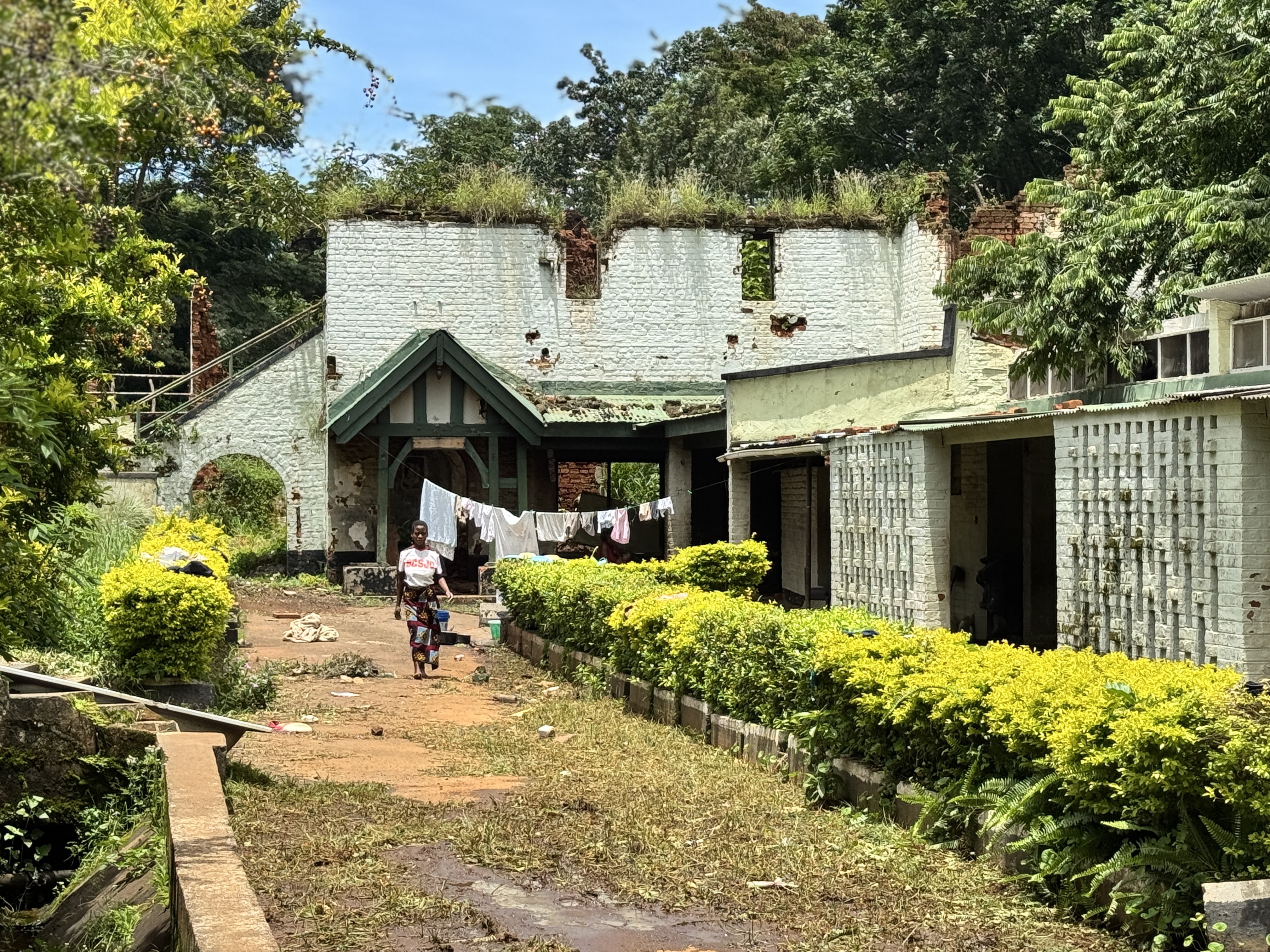 Let's try Zomba, beginning with the building that used to be Chief Commissioner's house.  It became staff quarters, then a hotel.