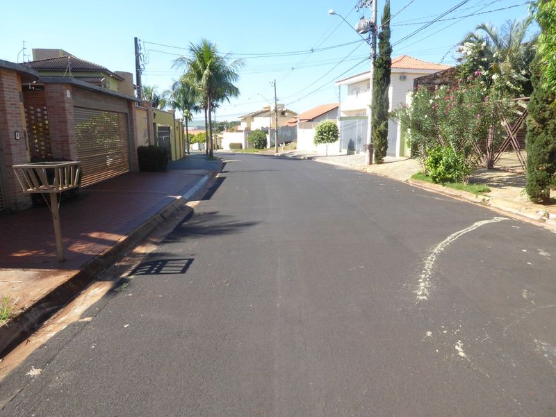 Here's a prosperous neighborhood called City Ribeirão. See anything strange about the street alignment?