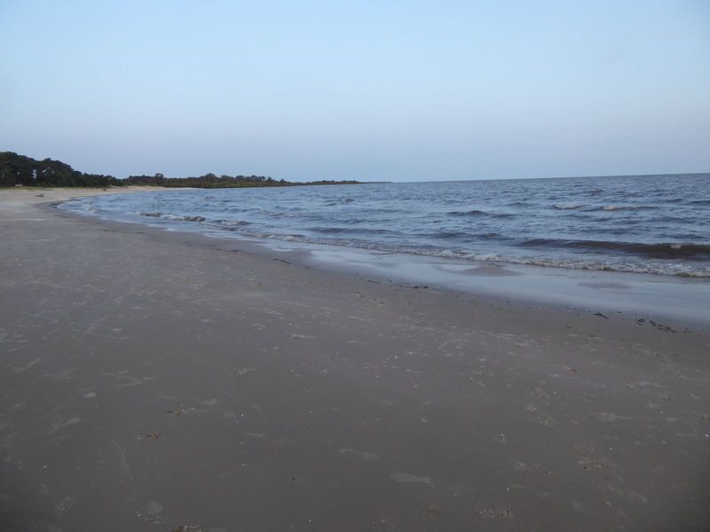 We've pushed on to the edge of Colonia. Ocean? No, this is still the Rio de la Plata, fresh at this point though brackish by Montevideo.