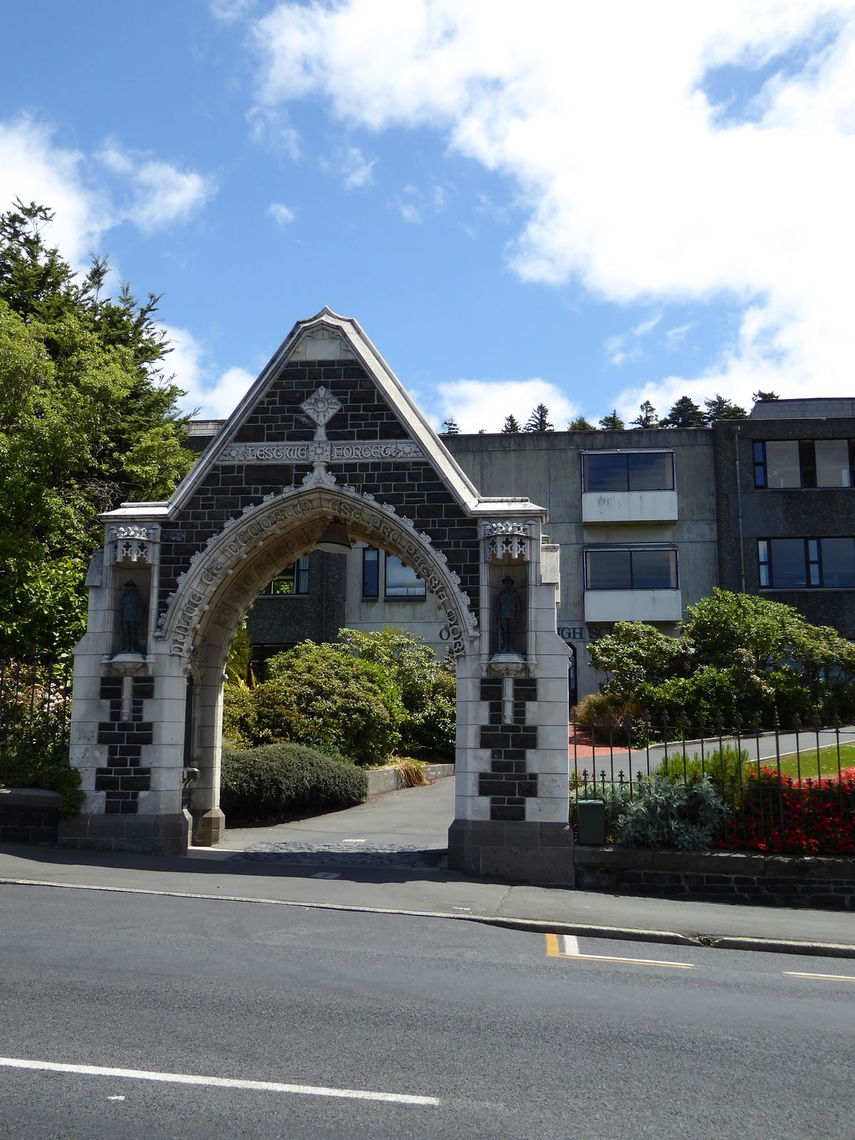 Forget the modern building at the rear; just look at the gate, which presents another Great War reminder. You can just make out a hint of th