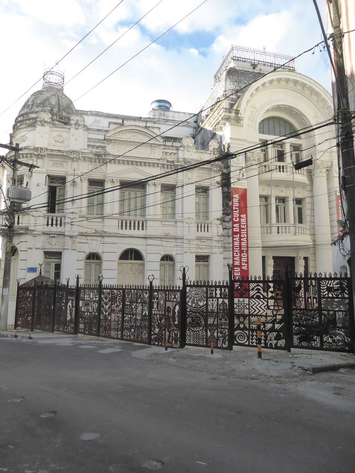 The building is named for José Paranhos, a native of Salvador who rose to become Brazil's prime minister in the 1870s and who was granted th