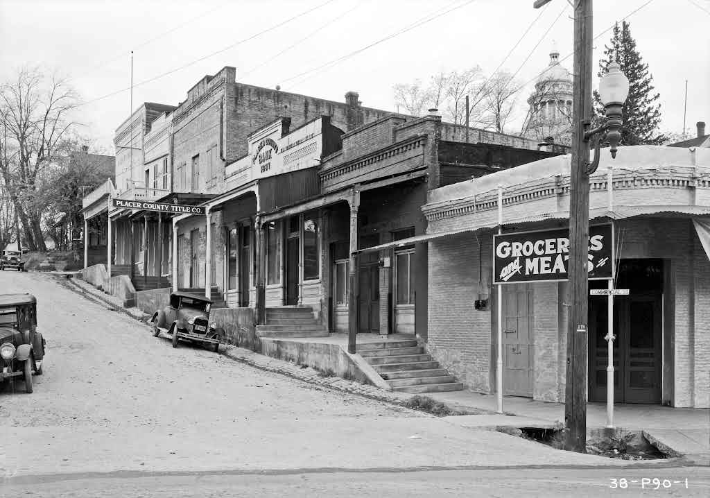 Here it is back when the world was young.

https://www.reddit.com/r/OldPhotosInRealLife/comments/1ad2go9/coupleviewsofauburnplacercountycali