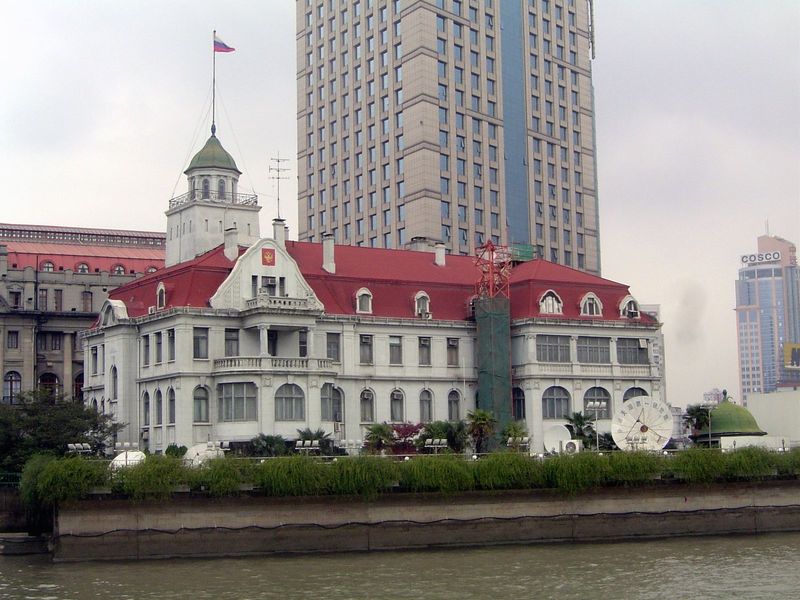 The Russian consulate was built in the for the Romanovs terrible year 1917. Behind on the left is the famous Astor House, the city's first W
