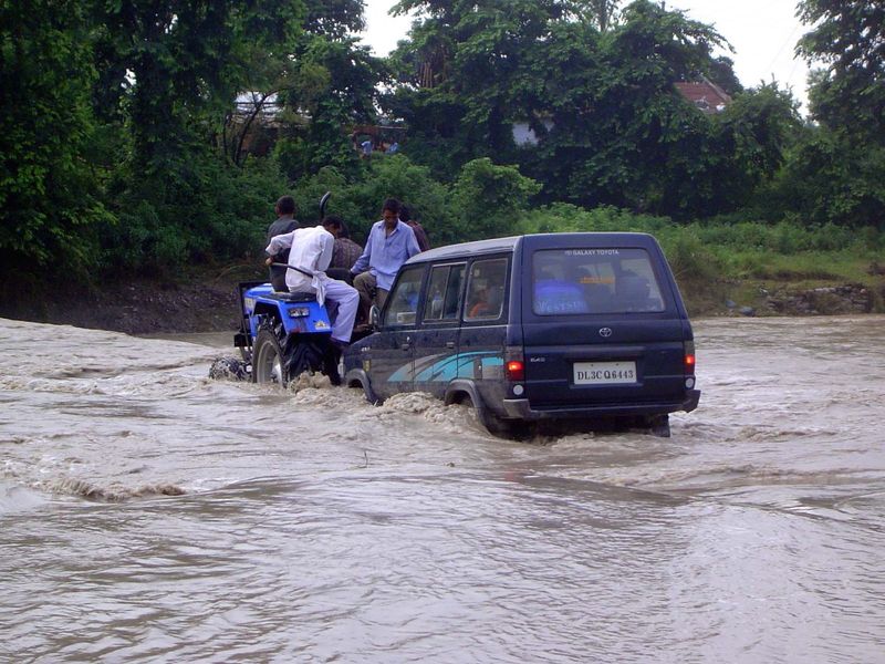 An SUV follows in tow.