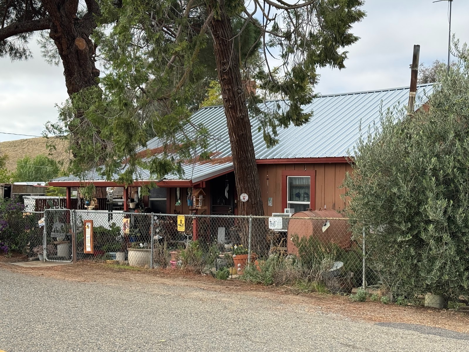 Hornitos in the 1850s had 15,000 residents, mostly Mexican placer miners.  The Census now reports 38.