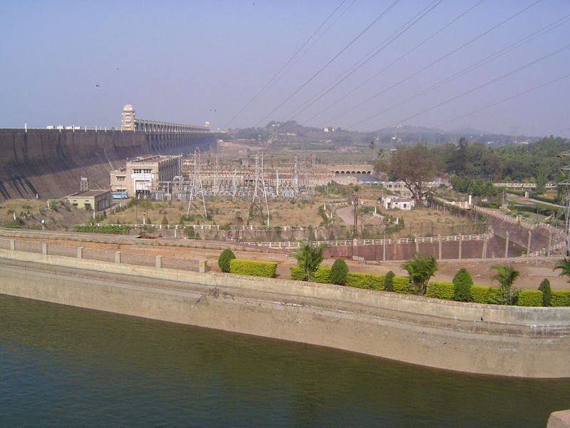 There are two right-bank canals, one higher than the other.