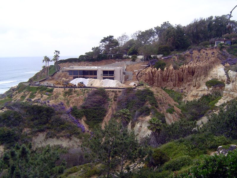 Soft cliffs don't deter Californians.
