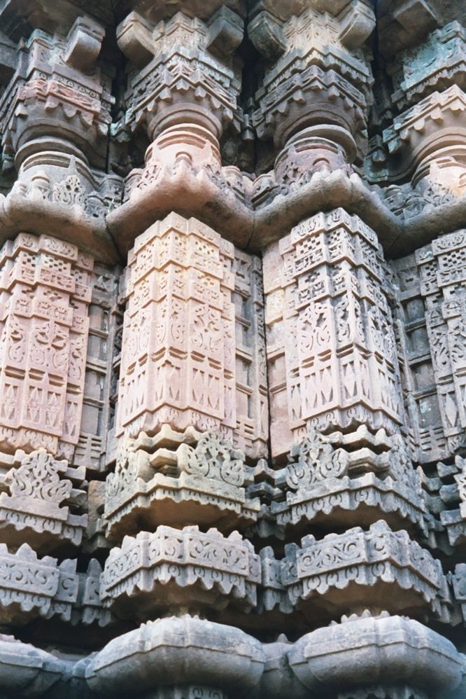 Sculptural details reminiscent of the Khajuraho temples.