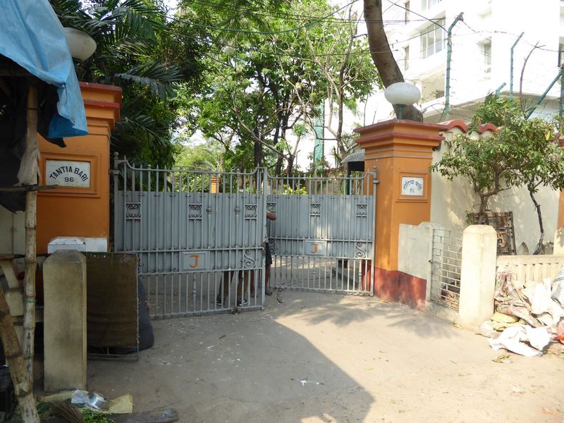 Confirmation: "Bari" means home in Bengali.