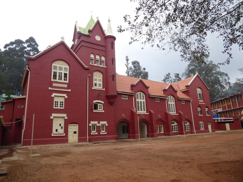 The Breeks' Memorial School's main building is on the other side of town. The name comes from the first Commissioner of the Nilgiris, who di