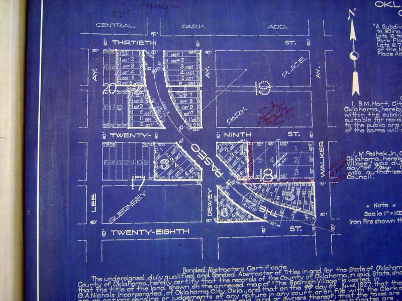 The design, with the unusual arc of the Paseo, was by none other than the ubiquitous Warren Moore.