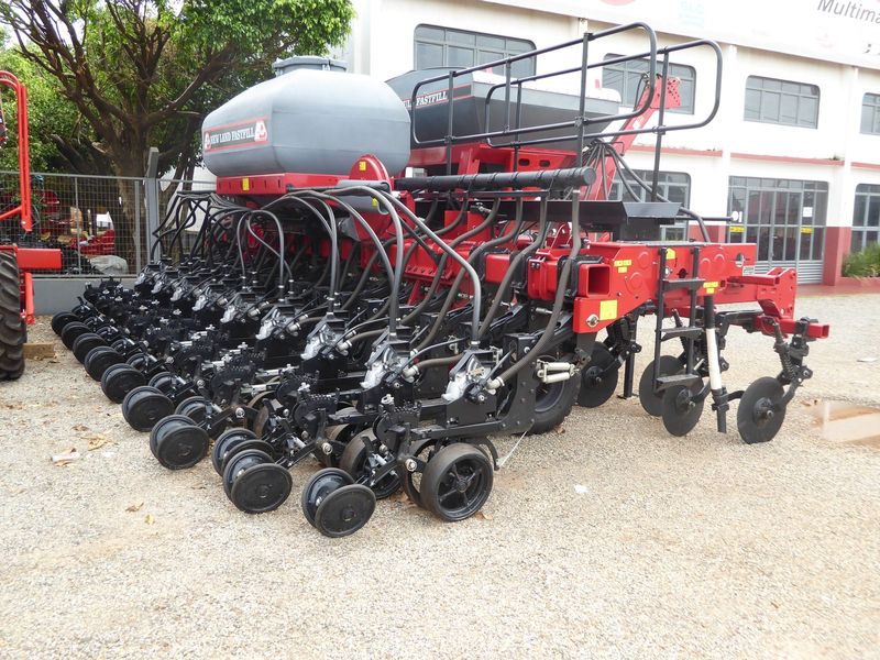 A fair-sized planter.