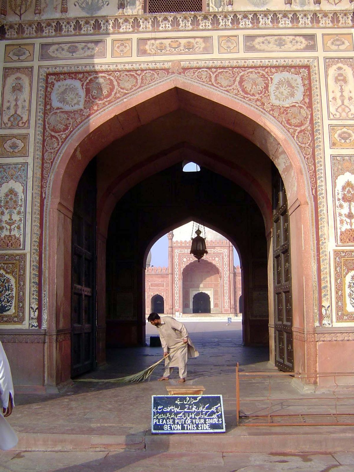 This mosque, like those in Delhi, Agra, and Fatehpur Sikri, is open to the sky.