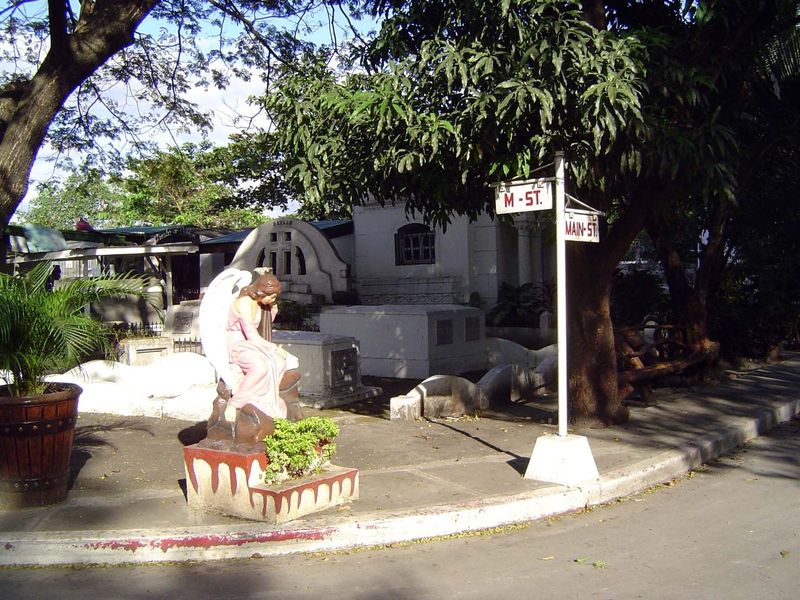 The South Cemetery is a perfect square, 500 meters on a side and subdivided by a neat street grid.