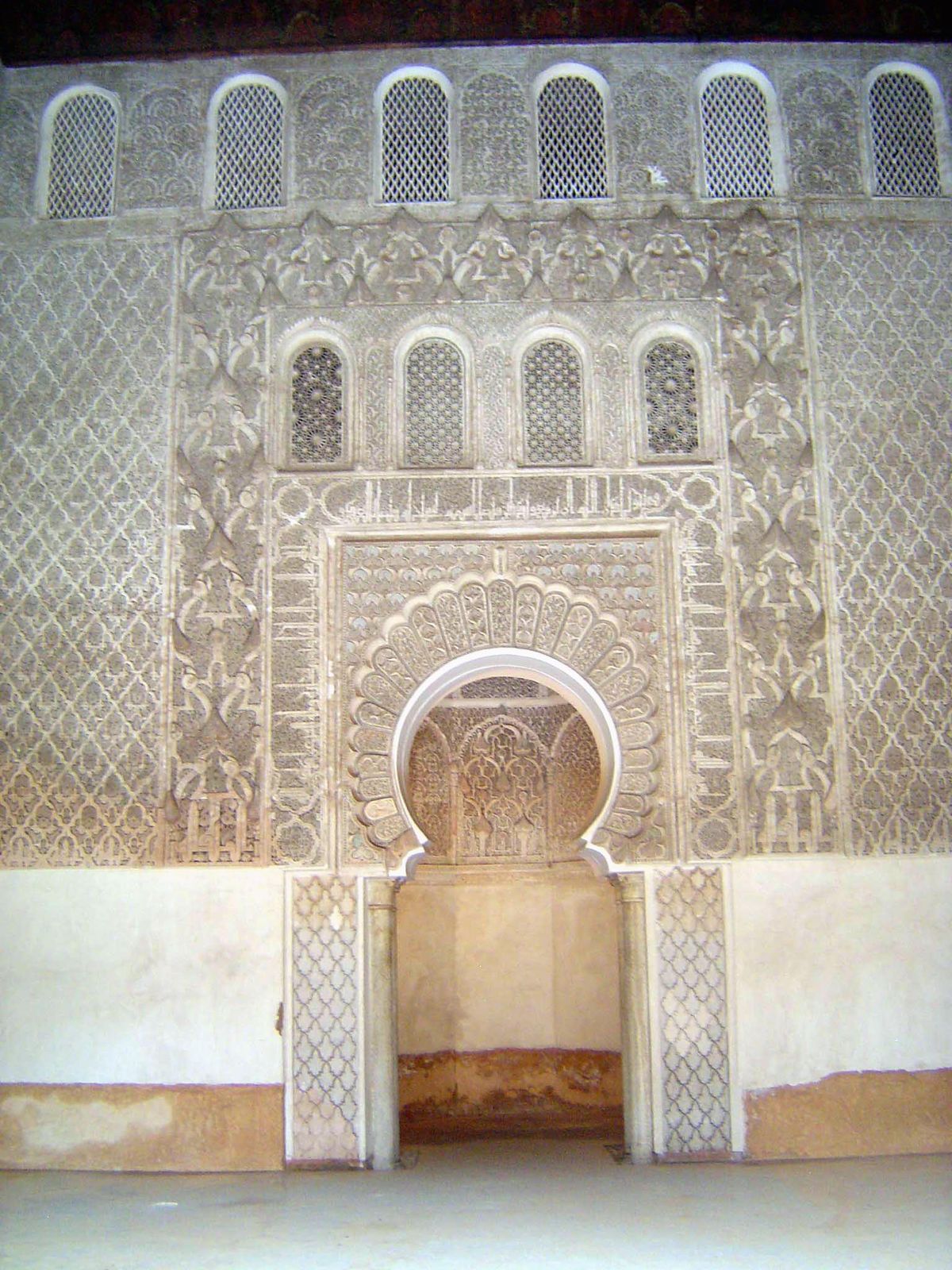 Mihrab, indicating the direction of prayer.