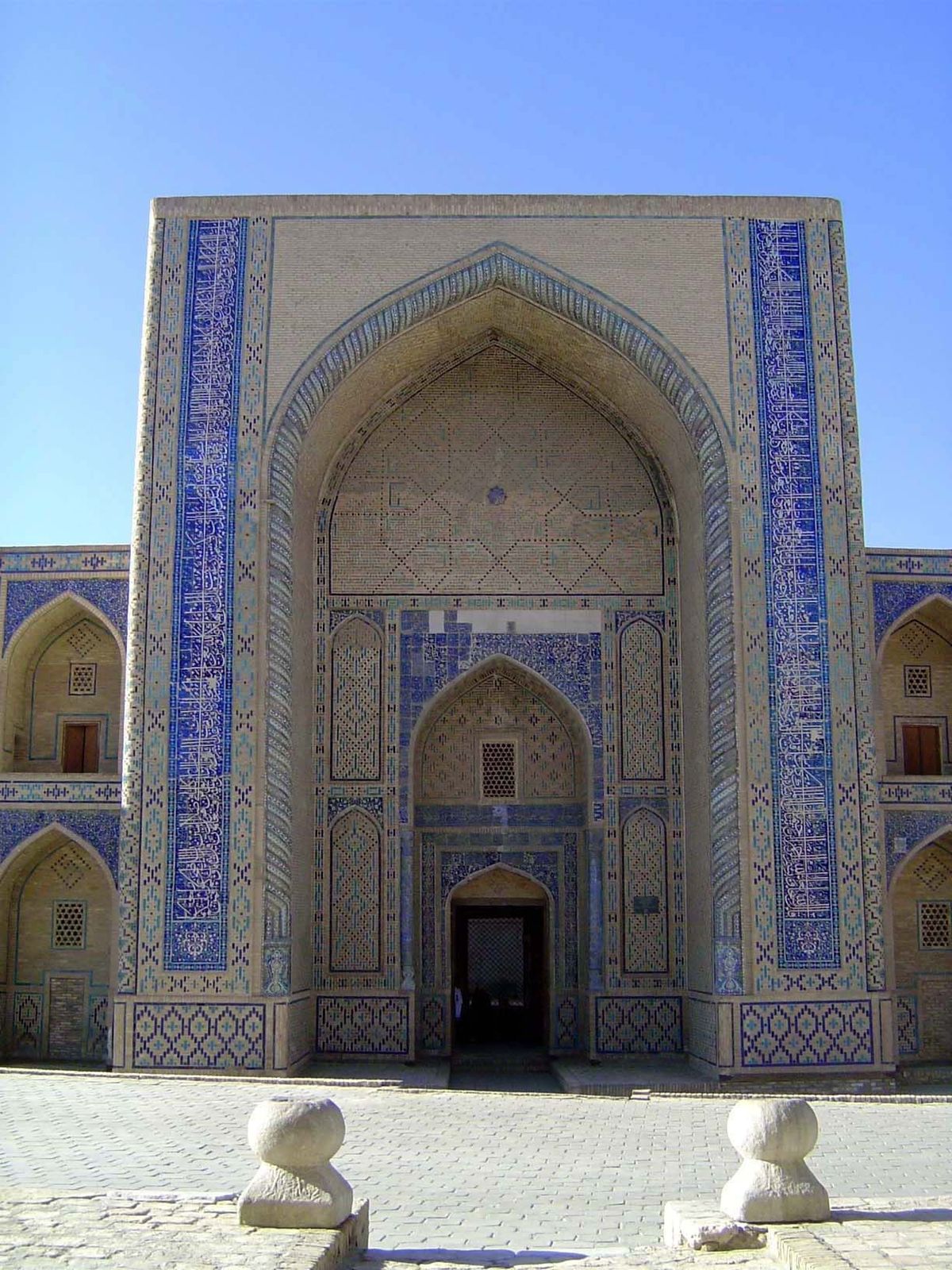 Here's its heavily restored facade. The doors carry an inscription from Ulug Beg to the effect that all Muslims should yearn for knowledge.