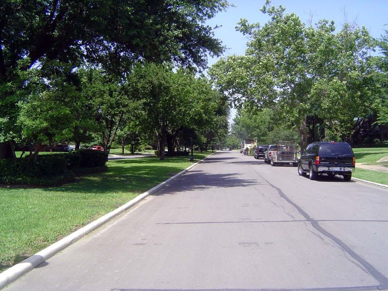 The earliest Dallas suburb for the wealthy was probably Munger Park, built on the east side of town by Robert Munger, a cotton-gin manufactu