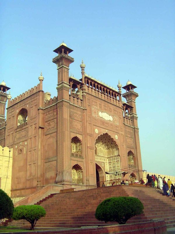 The marble tablet over the entrance contains the kalima or Muslim creed, then continues: "The mosque of the victorious and valiant king Muhy