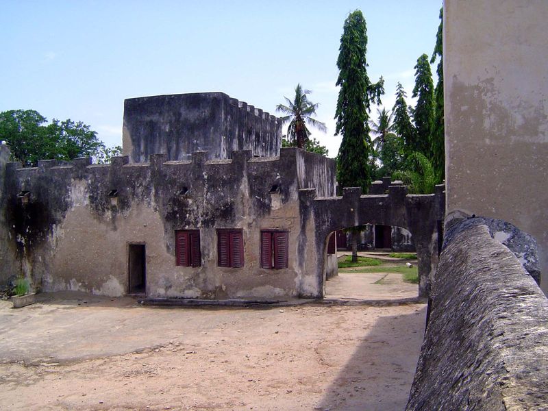 What's this? We've come upon an old fort, built by Arabs but used later by Germans and then the British.
