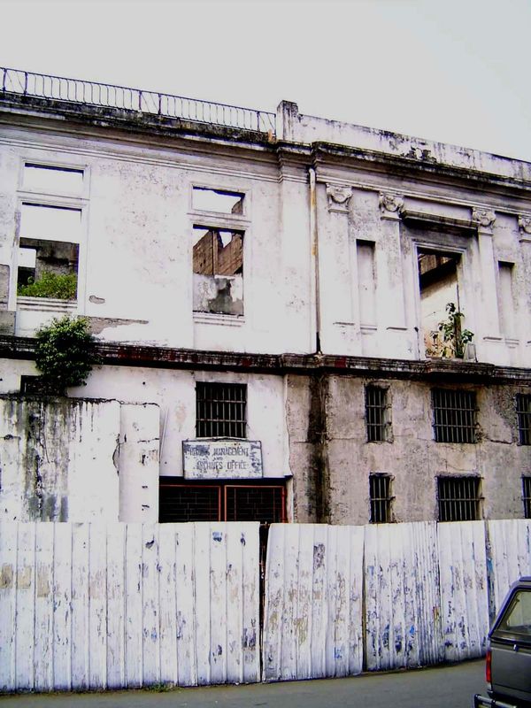 Not much to look at, but this is what's left of the Intendencia, the office of the Intendent, a local administrator. Odd that English keeps 