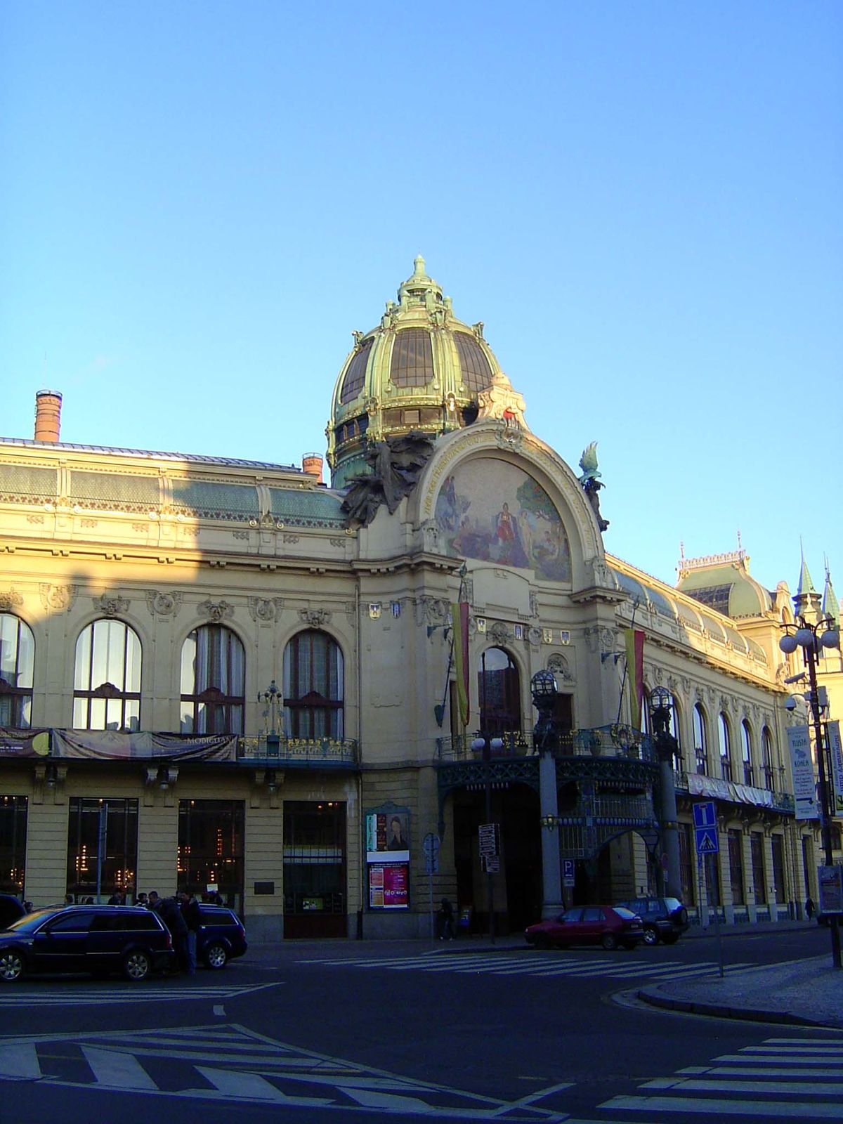 The facade bent to fit the site.