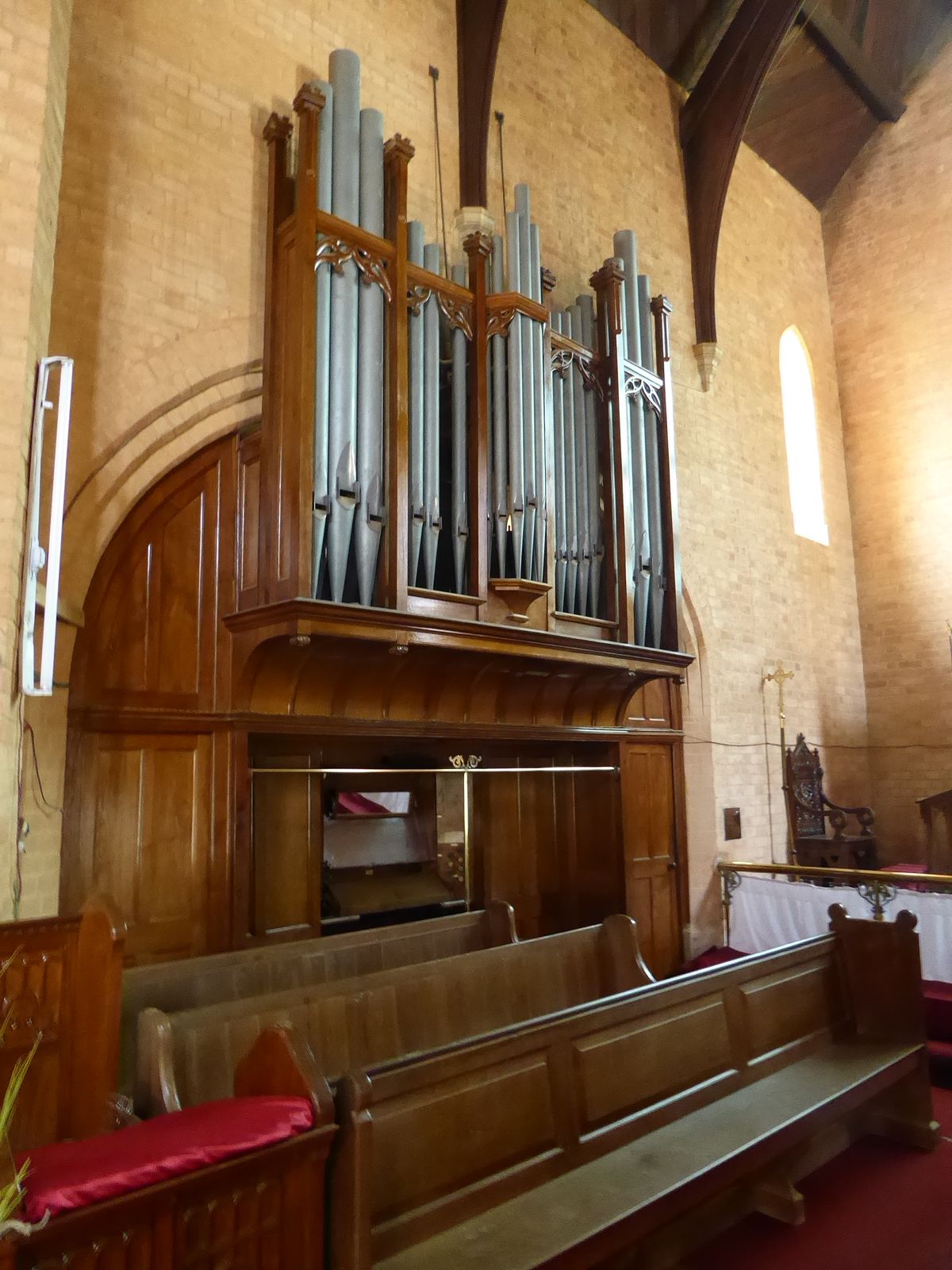 An organ was installed in 1918. It looks good from this angle.