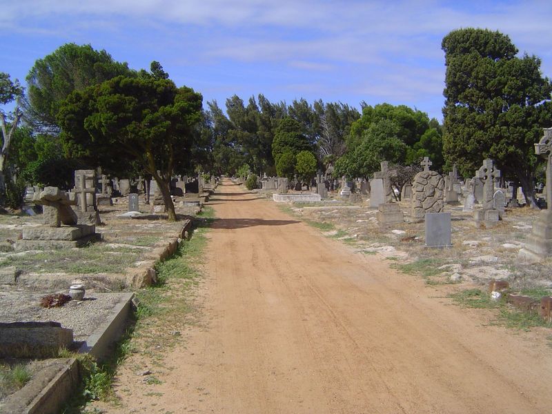 Begun in 1886, Maitland has 100,000 burials spread over 250 acres. By 1897 it was described as the largest cemetery in the colony, with dail