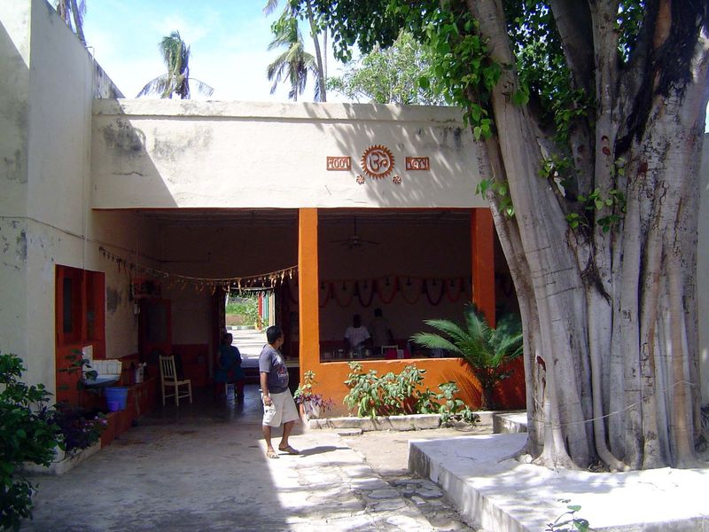 There is a Hindu community too. Here is its Baneane Temple, presumably a variant of bania or merchant.
