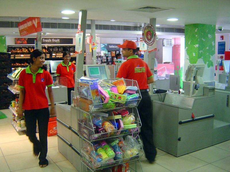 Lots of staff, which means no waiting.