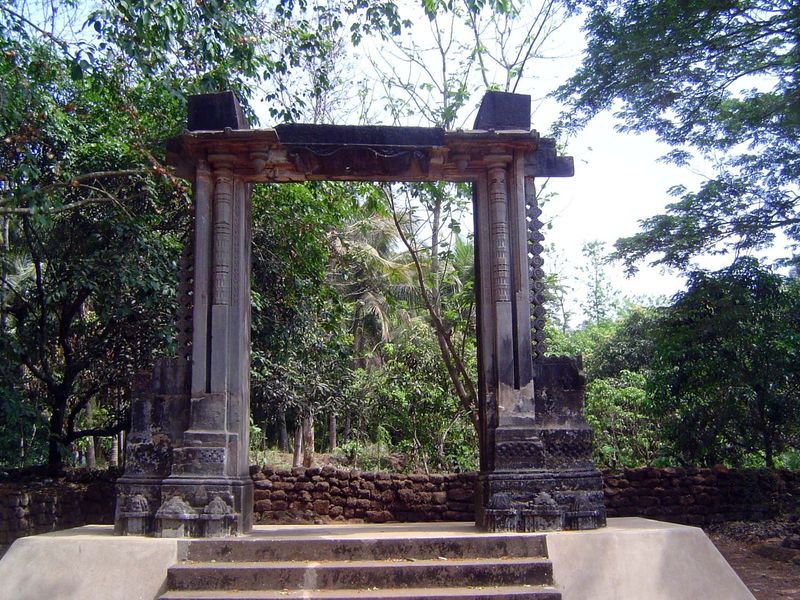 Perhaps a hundred yards up the road is this last vestige of the palace of Yusuf Adil Khan, the last Muslim ruler in Goa. For a long time his