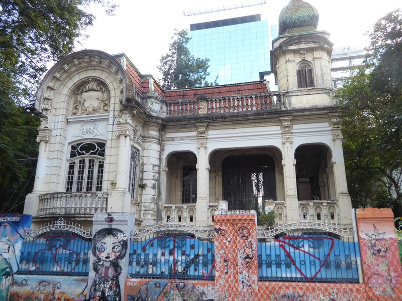 There are almost no survivors of that era, but here's one, the Residência Joaquim Franco de Mello, designed by a Portuguese architect, Anton