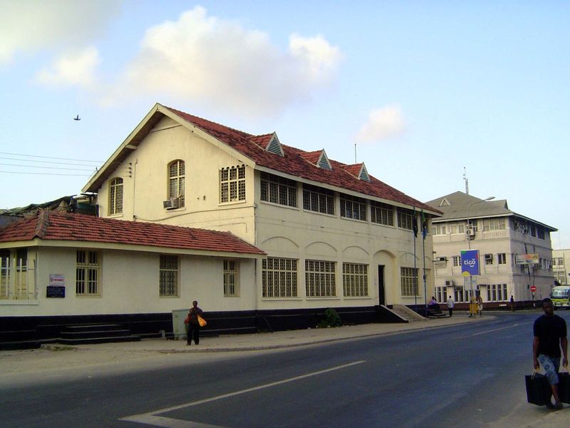 Old photos of the German-built railway station show that the space behind the arches was originally a covered porch, open to the street.