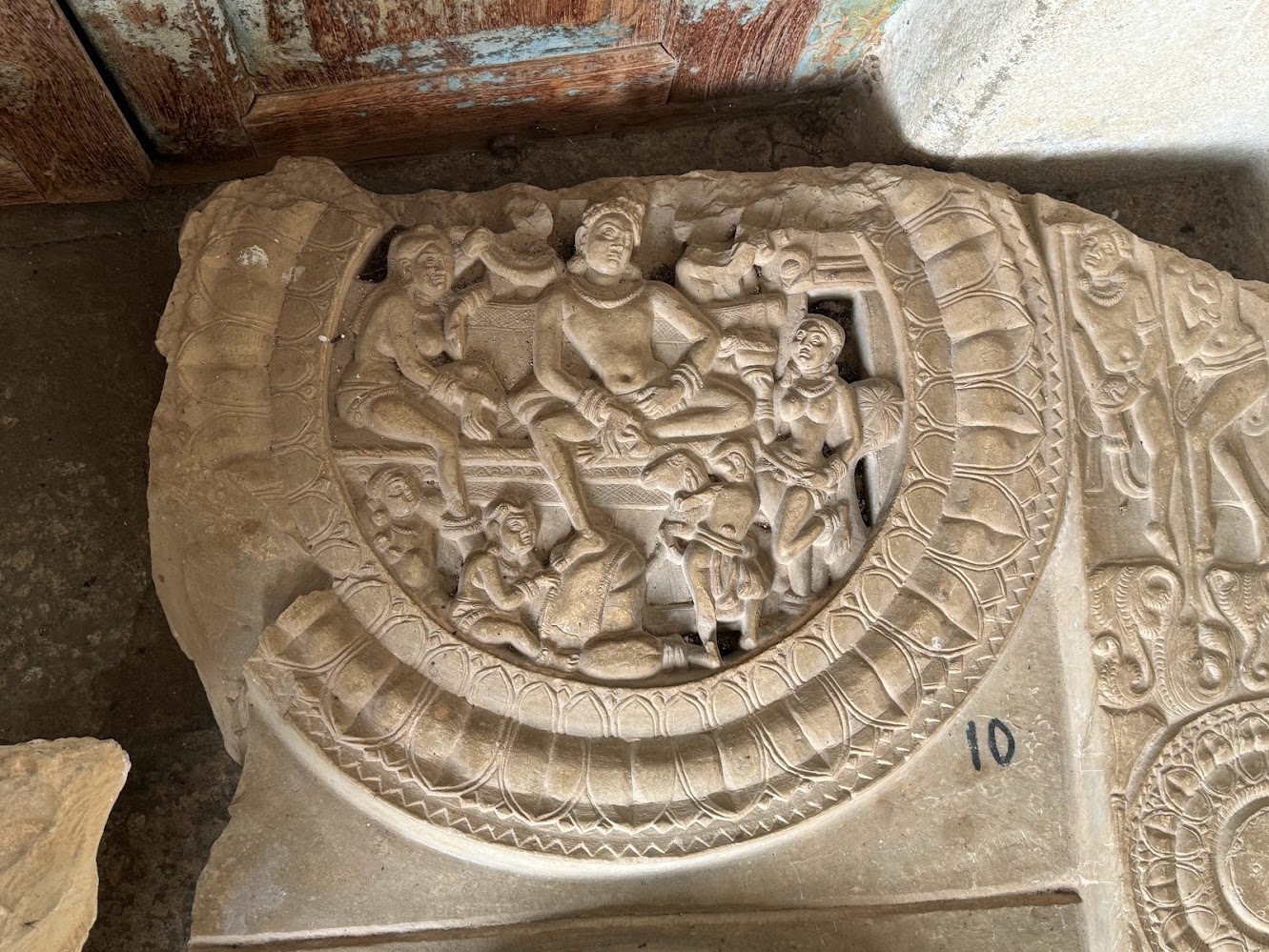 Guy in the same chapter identifies this medallion as coming from the Matakabhatta Jataka.  The evidence is the goat being presented for sacr