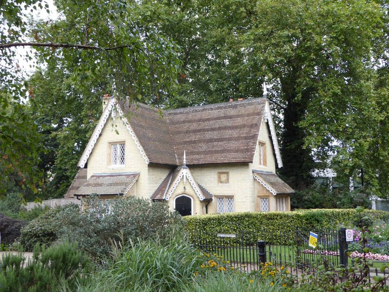 Forget five-star hotels: here's the place to stay in London, if your timing's right. It's Buck Hill Lodge, also in the Kensington Gardens.