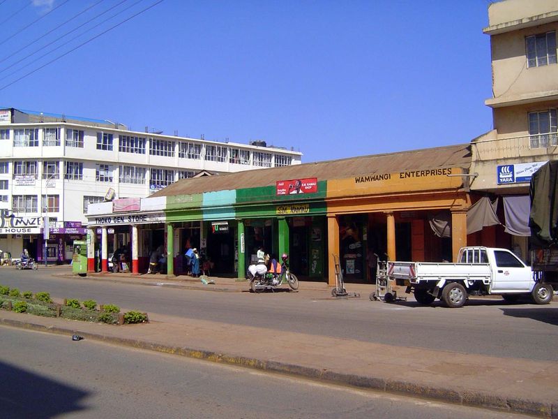 On the left, Commercial Street crosses Nkrumah to form the main intersection of the old town.