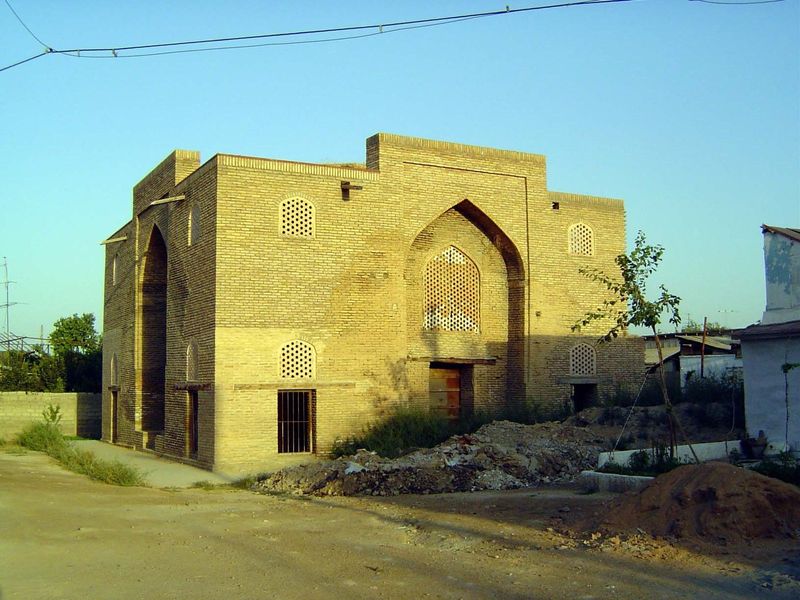 Close to the Gur Emir but surrounded by private houses, this is the Ak Serai, or White Palace. It's lost its exterior ornament, and the door