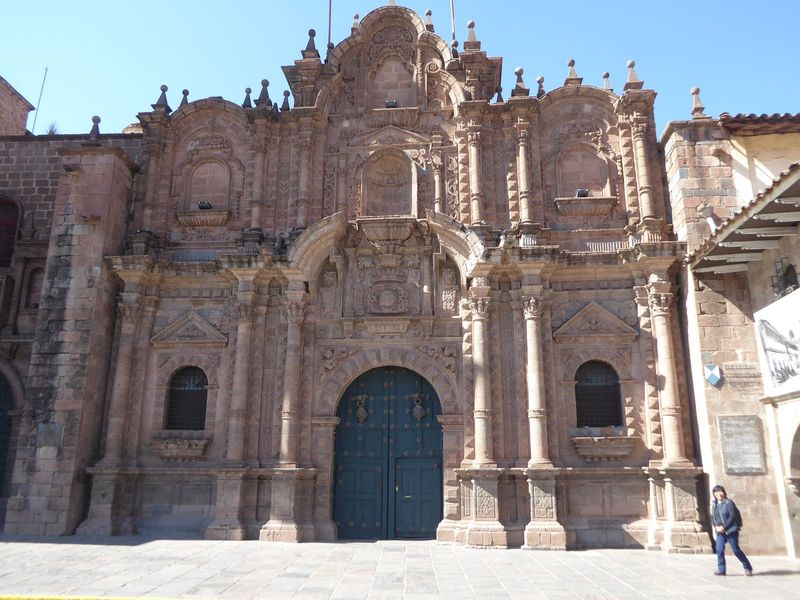 Perhaps he was thinking in particular of the adjoining Chapel of San Ignacio de Loyola.