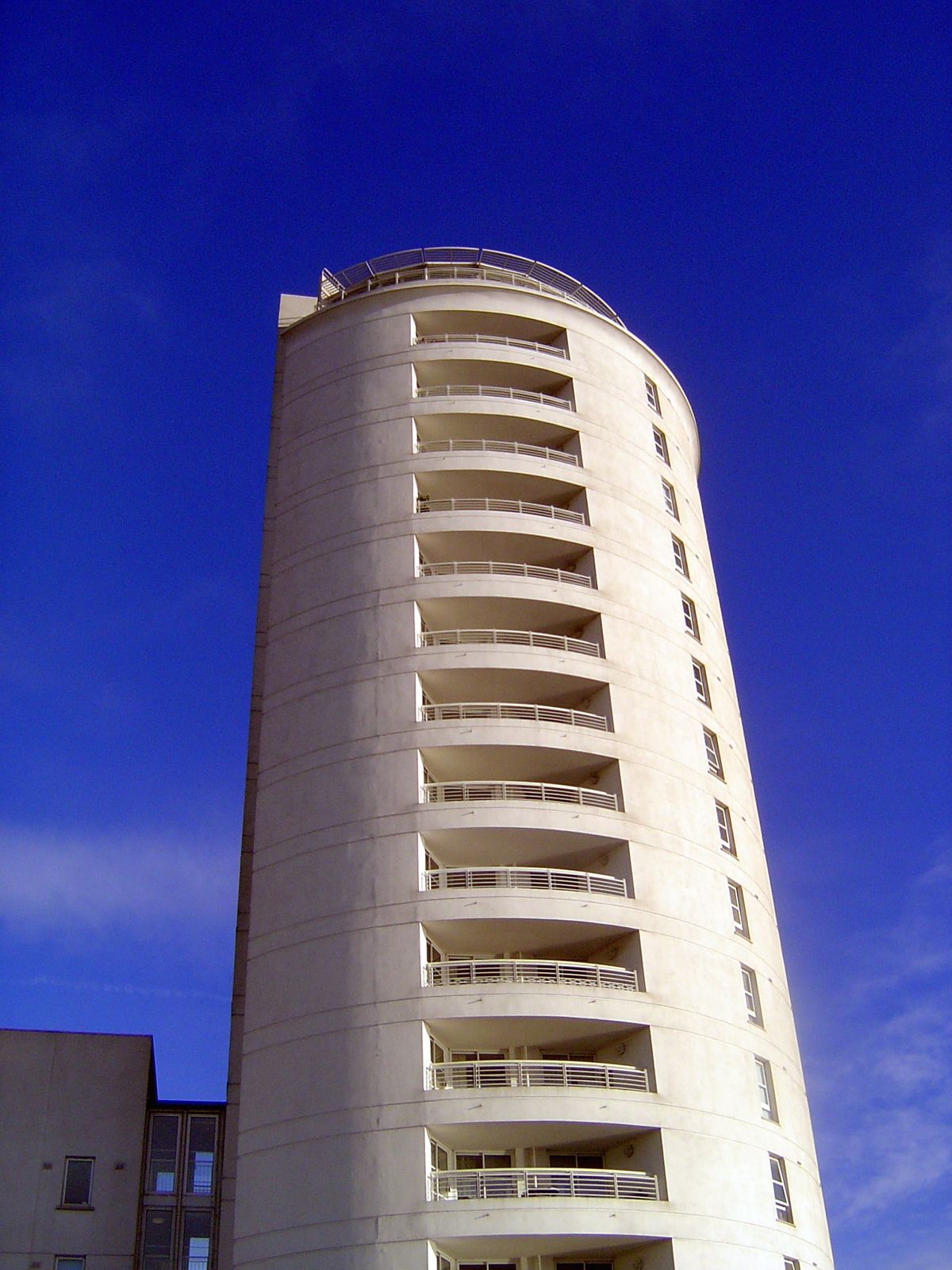 The Barrier Point apartments of 2001, very reminiscent of London's early 1930s architecture.