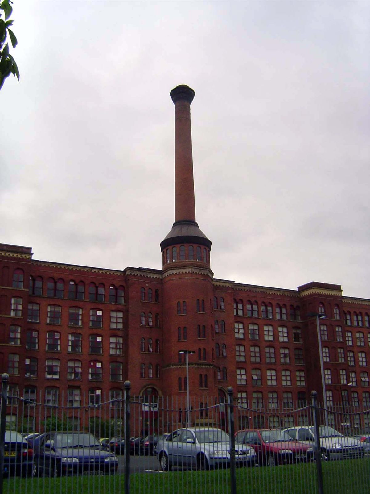 Built between 1867 and 1873, the mill consisted of two identical blocks sharing a common engine house—and smokestack. There hasn't been any 