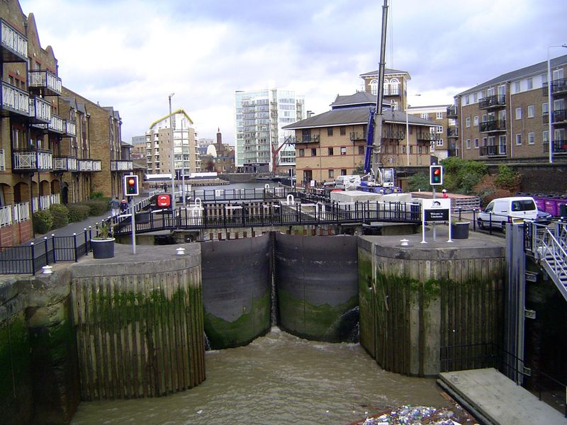 This is the lock that enters it.