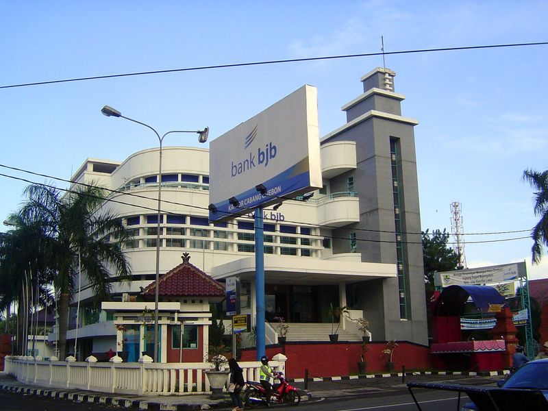 Yet another bank, this one in a slick Art Deco building. All these banks raise the discouraging point that Transparency International Indone